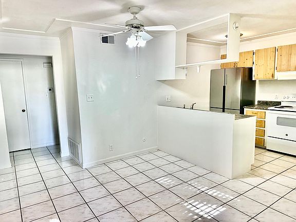 3rd image of 4918 N Holt Ave