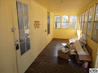 1st image of 924 S Lynn St