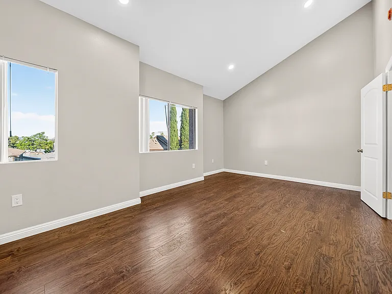 707 E Lomita Ave #4 — Photo 21