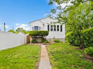 4136 Bates St, Saint Louis, MO 63116