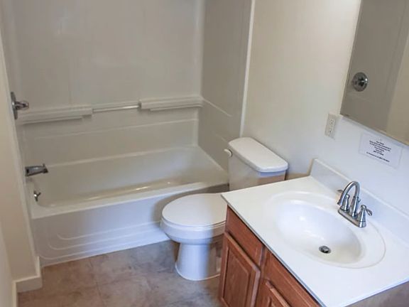 4th image of 203 Williams St #1