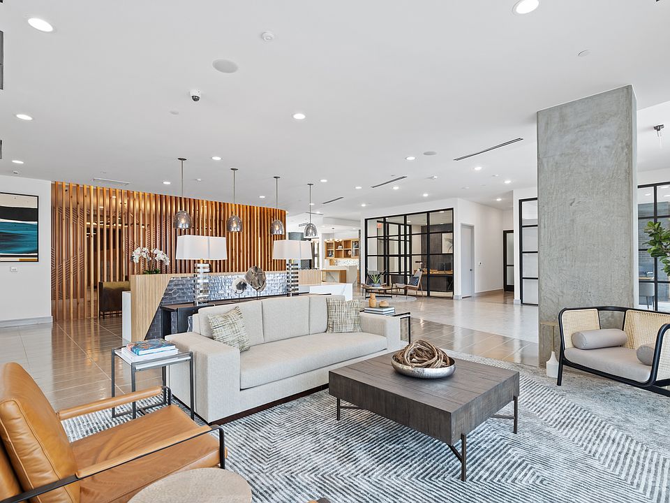 1st image of 609 Waverly St #158