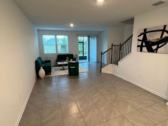 4th image of 241 Redbud Rd