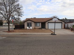 996 N Esther St, Porterville, CA 93257