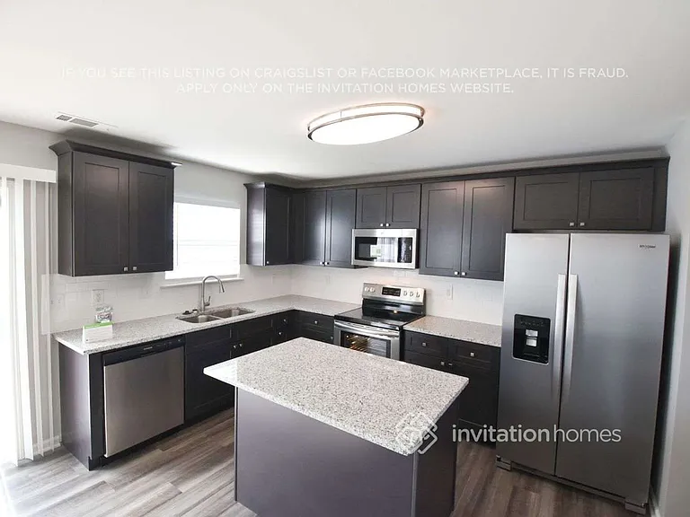 1719 Eastway Dr — Photo 6