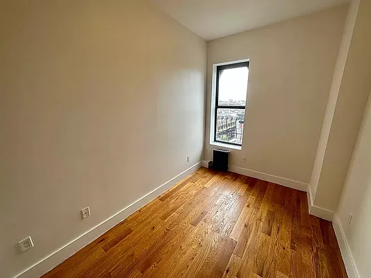 Rented by Max Apt LLC | media 9