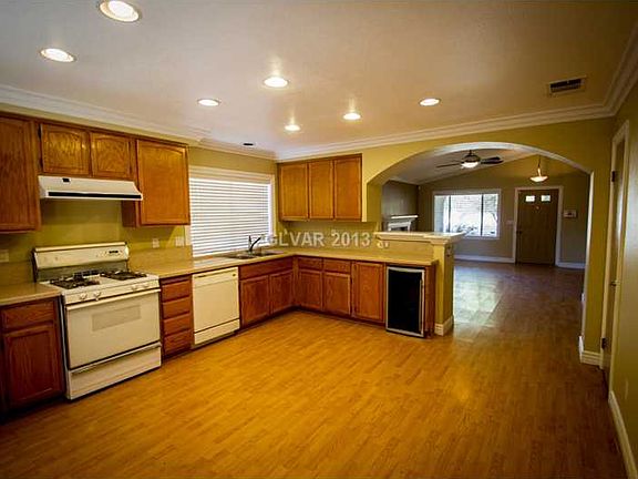 5th image of 649 Thornewood Pl