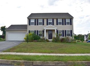 225 Torrington Dr, York, PA 17402