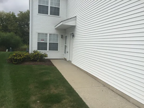 6359 Oak Crest Ln, Loves Park, IL 61111