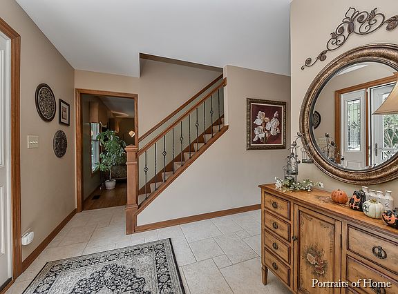 3rd image of 6N531 Juniper Ct