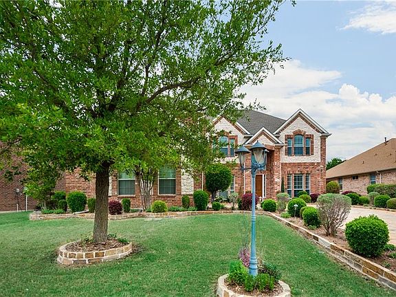 2nd image of 708 Walnut Hollow Dr