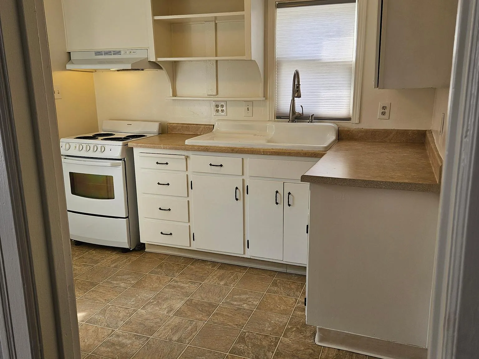 1 bed, 800 sqft, $1,550 — Photo 4
