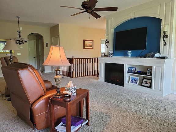3rd image of 2315 Twelve Oaks Dr #201