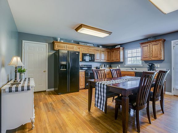 5th image of 234 Autumn Glenn Dr