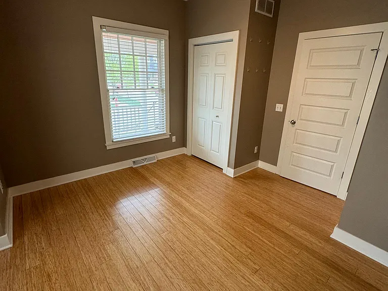 556 Pleasant St SE #1 — Photo 9