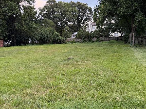 4th image of 10306 Naglee Rd