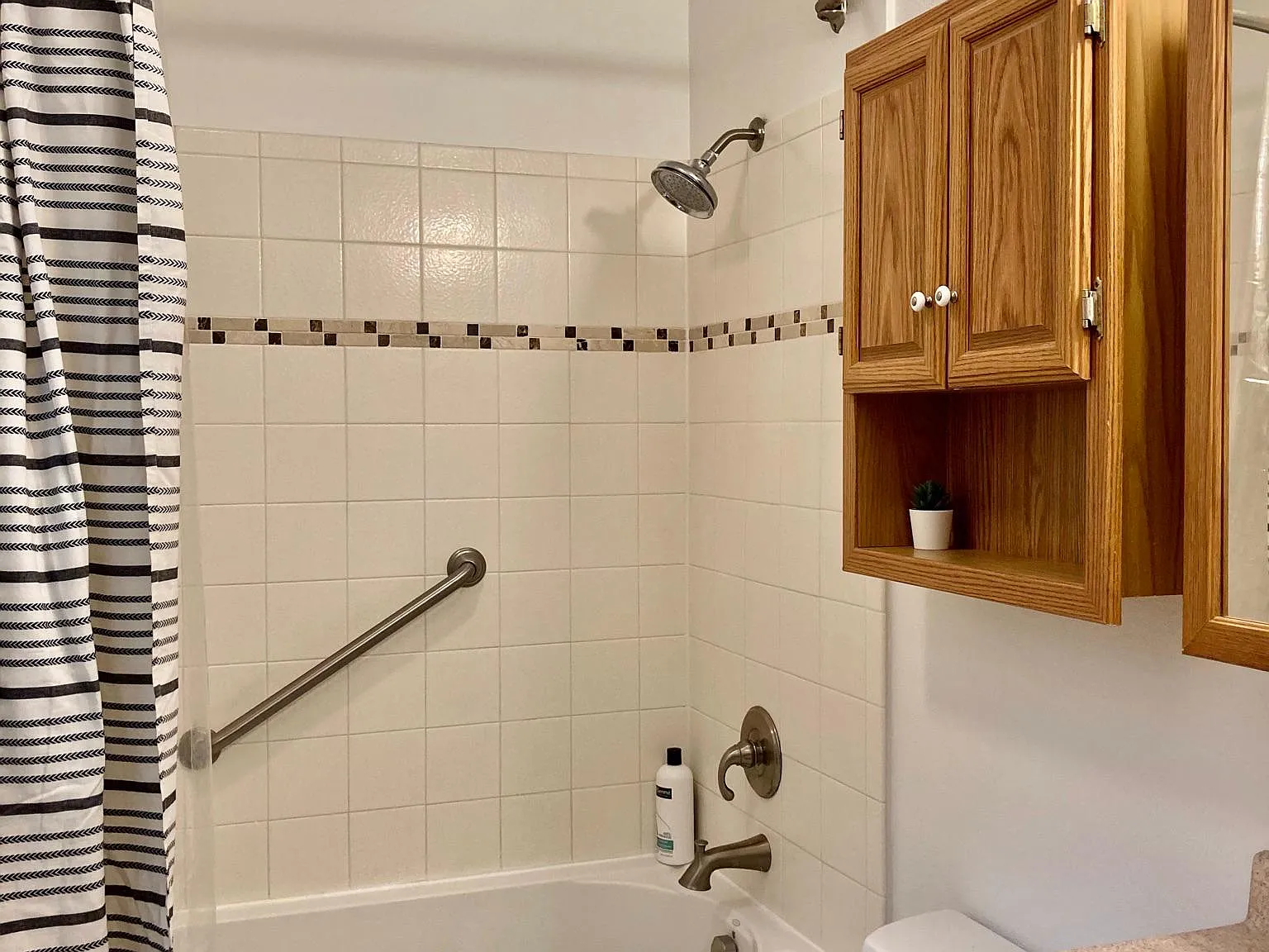 3 bed, 1140 sqft, $3,200 — Photo 4