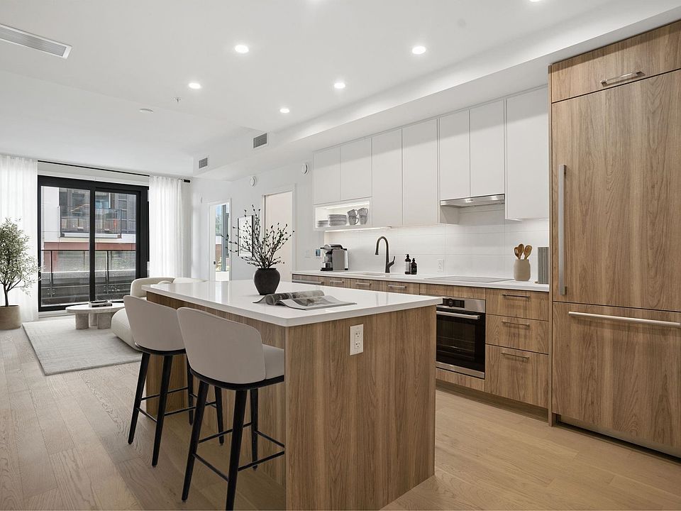 1st image of 8398 Oak St #204