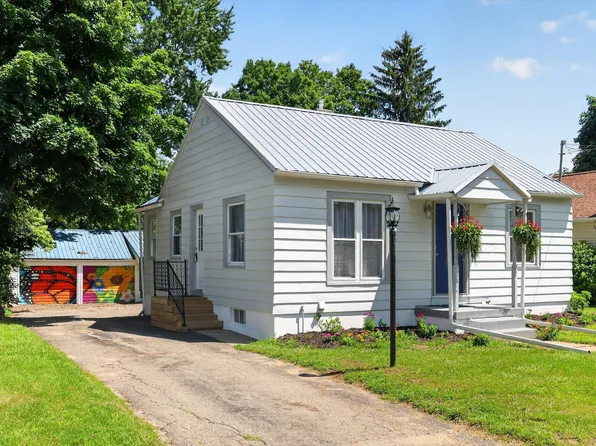 325 W South St, Hastings, MI 49058