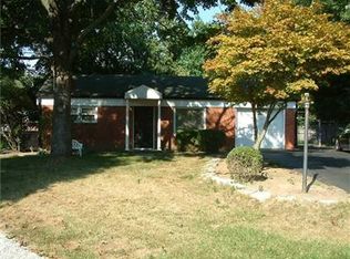 400 Pleasant Run Dr, Greenwood, IN 46142