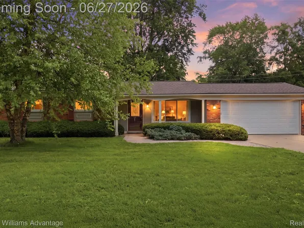 2964 Wallsend Dr, Waterford, MI 48329