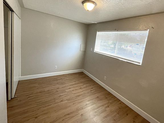 5th image of 1601 W Ivy Cir #2