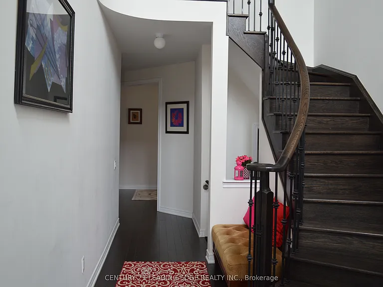 23 Boland Ct #2 BDRMS UPPER LEVE — Photo 3