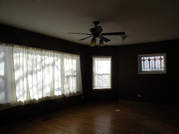4th image of 820 Portsmouth Ave
