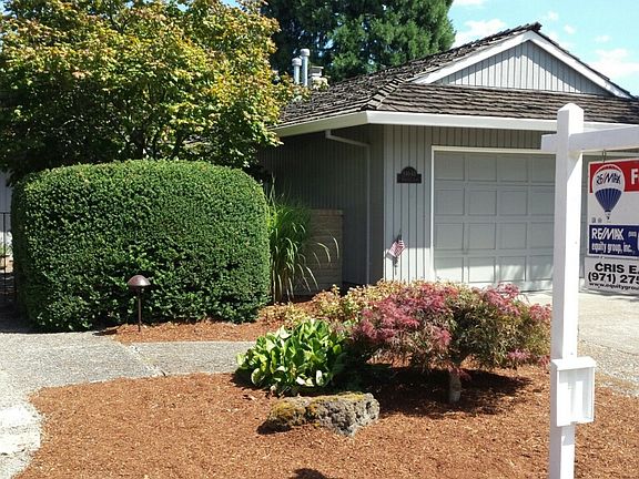 Exterior from sidewalk