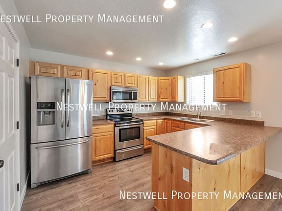 2nd image of 808 E 2100th St S