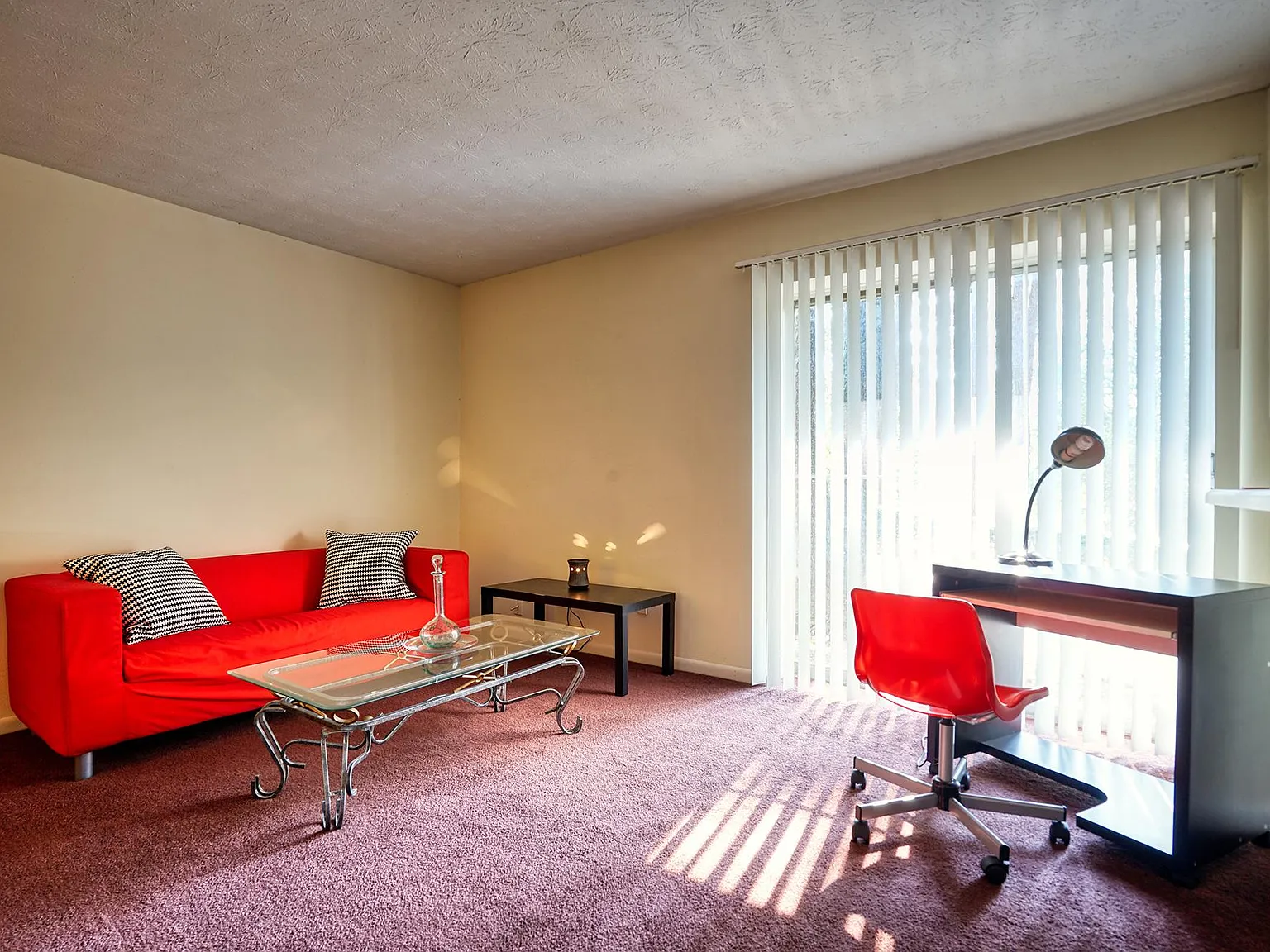 Oak Creek Apartments — Photo 4