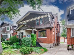 23 Kings Park Blvd #L, Toronto, ON M4J 2B7