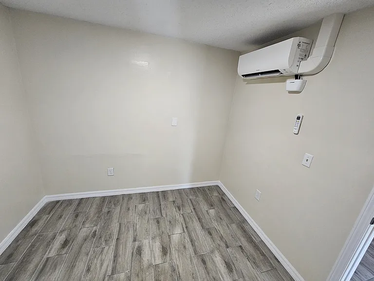 S Sunland Dr — Photo 11