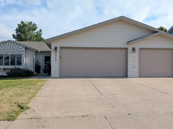 2512 Coolidge Ave, Bismarck, ND 58501