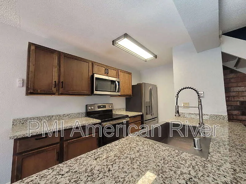 2 bed, 1.0 bath, 840 sqft, $1,475 — Photo 3