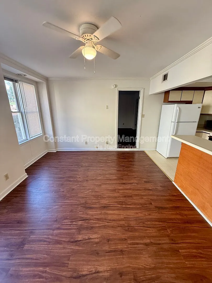 1 bed, 1.0 bath, $875 — Photo 3