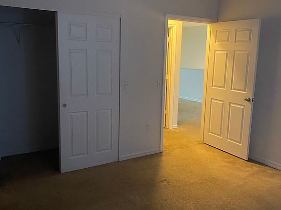 3rd image of 2504 Belmont Ln