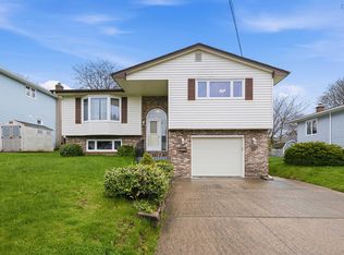 13 Camilla Ct, Halifax, NS B2X 3K4