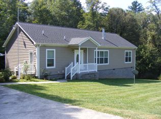 250 Mayberry Creek Rd, Meadows Of Dan, VA 24120