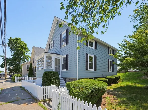 210 Pleasant St, Marblehead, MA 01945