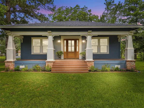 302 Hill St, Smithville, TX 78957