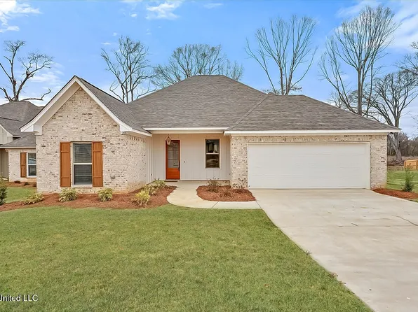 208 Birch Ln, Canton, MS 39046