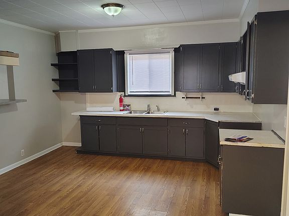 3rd image of 4231 Vermaas Ave