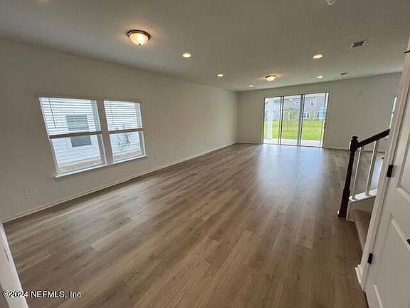 2nd image of 354 ARCHSTONE Way