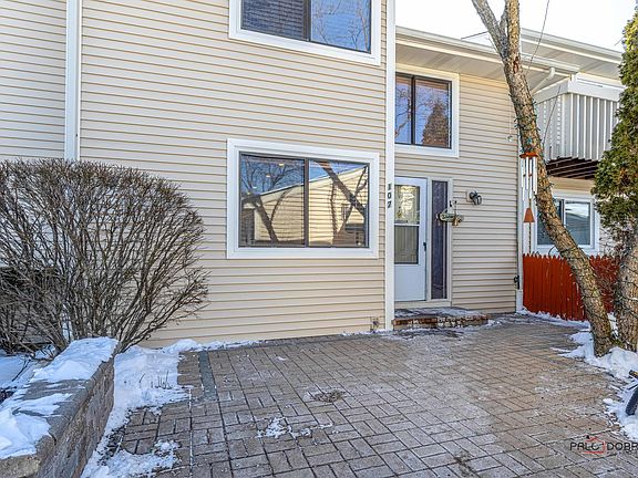 2nd image of 107 Saratoga Ct