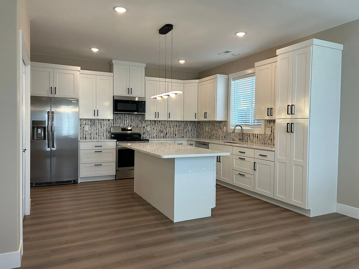 Gorgeous New Construction! W/Smart Home Technology, Washer & Dryer Included! — Photo 1