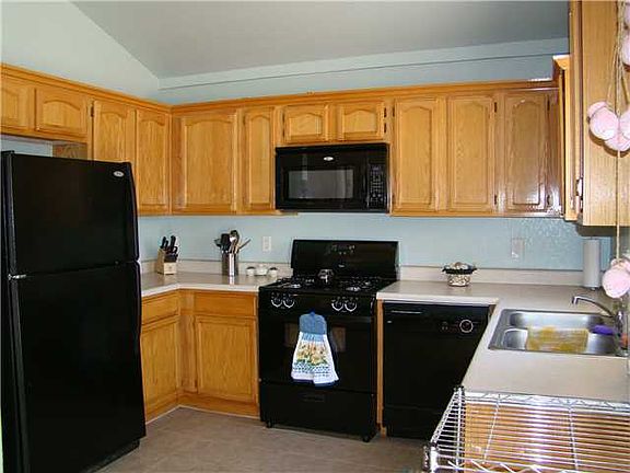 4th image of 12140 Tower Hill Dr