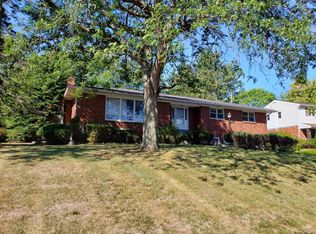 70 W Glenwood Dr, Latham, NY 12110