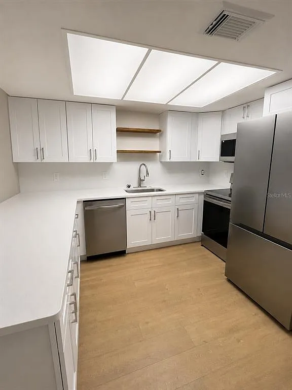 2 bed, 2.0 bath, 912 sqft, $1,700 — Photo 4