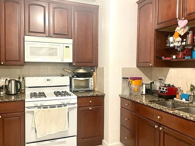 1st image of 2302 W Sunnyside Ave #3W